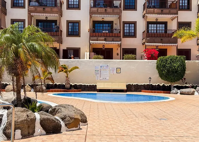 Magnificent Balcon With Sea And Pool View Apartamento