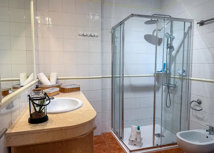 Magnificent Balcon With Sea And Pool View Apartamento *