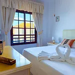 Daire Magnificent Balcon With Sea And Pool View *