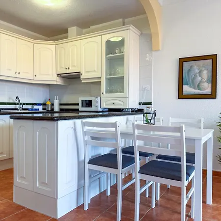 Magnificent Balcon With Sea And Pool View דירה קוסטה דל סילנסיו